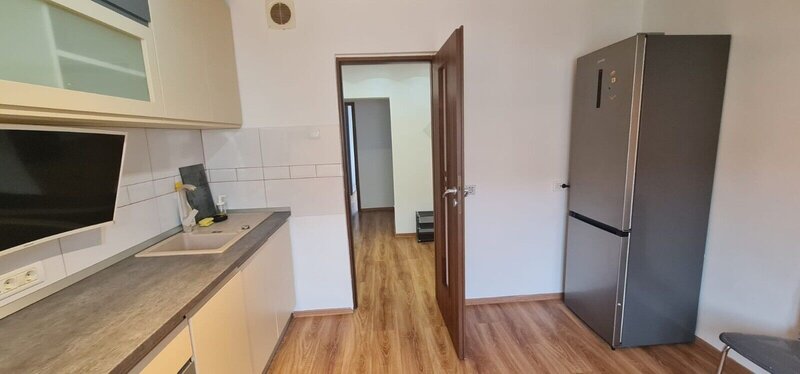 Decebal, Piata Alba Iulia, vanzare apartament 3 camere.